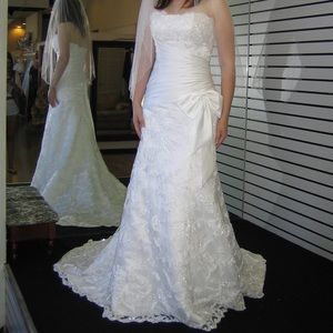 Sottero and Midgley A-Line Lace Wedding Gown w/ Satin Wrap and Bow